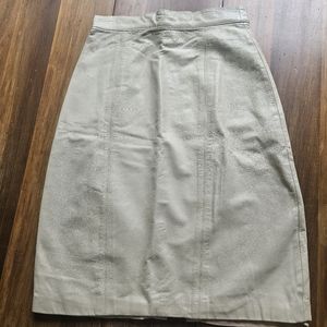 Vintage Cream 100% Leather Skirt - Cedars brand - Size 4